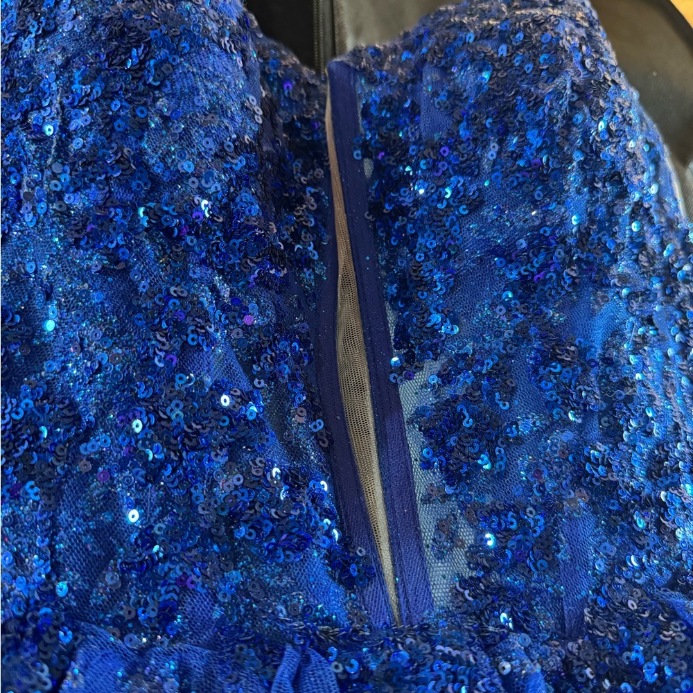 Elegant Sequined Royal Blue Prom Dress